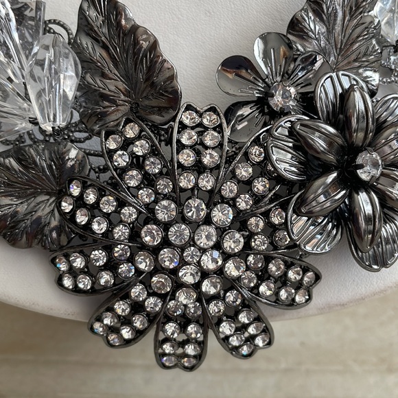 Bold and unique necklace by Mixit. NWT. - Picture 3 of 6